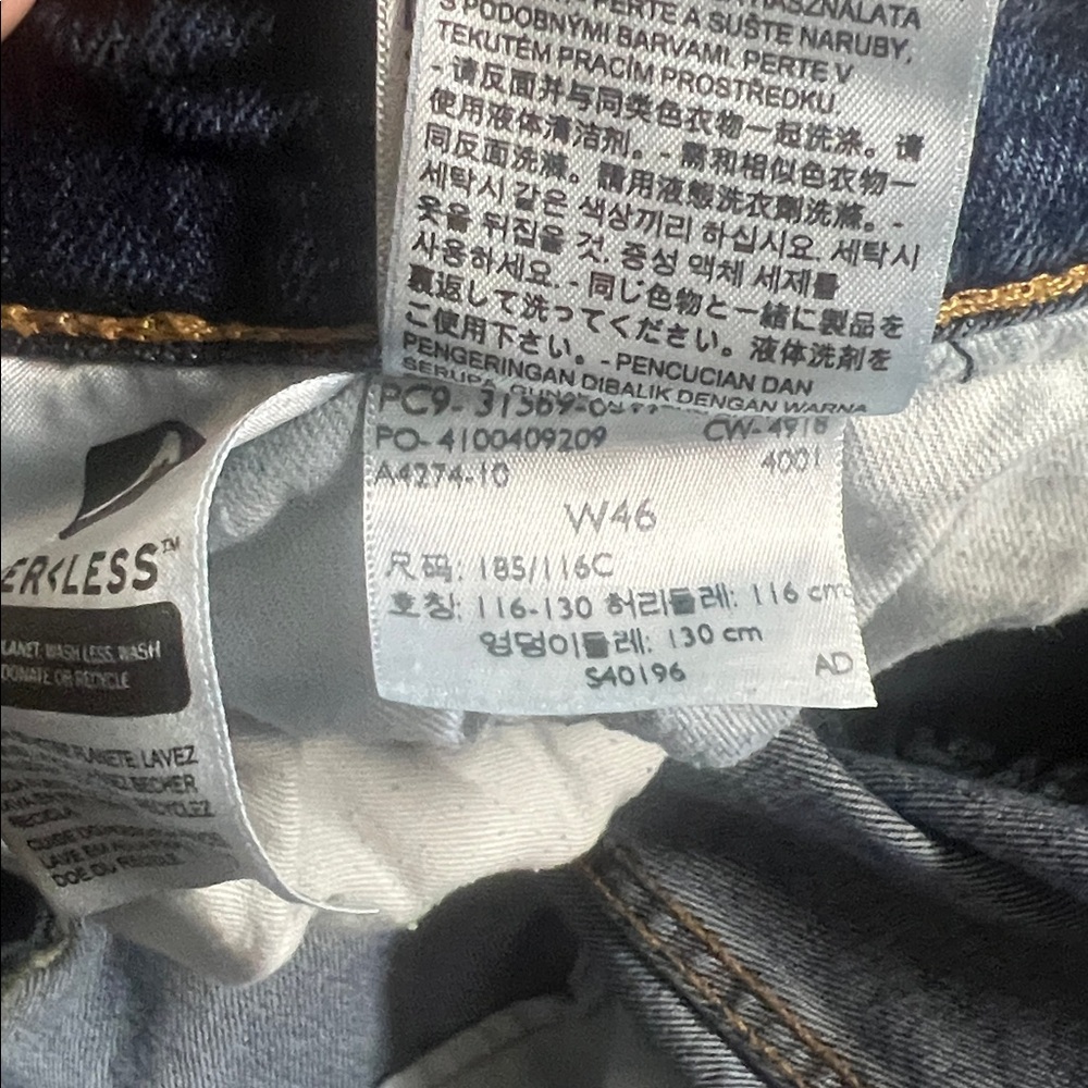 LEVI MENS SHORTS SIZE 46 - Picture 5 of 5